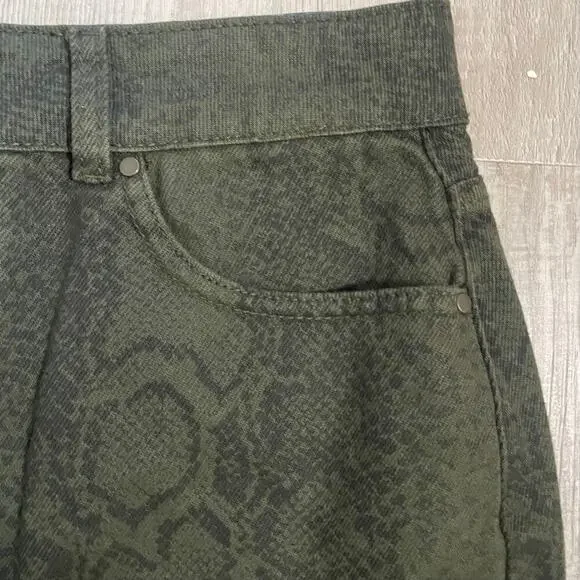 NWT Hollister Mini Skirt Size 9 29 Denim Cut Off Jean Snake Ultra High Rise - Picture 2 of 14